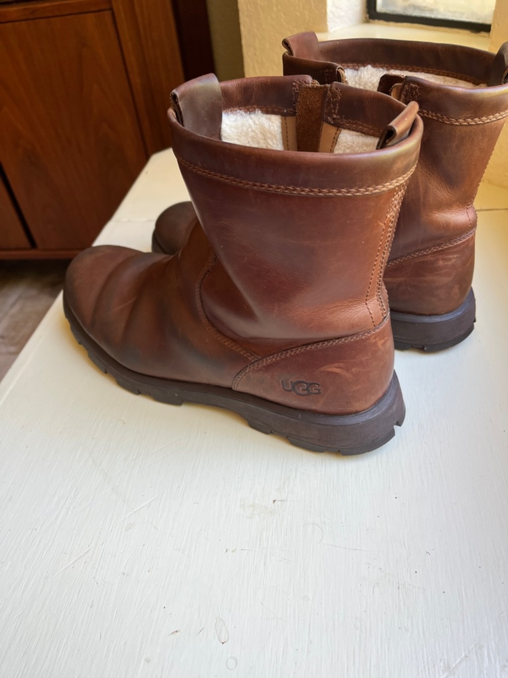 UGG Men’s Brown Leather Zip Ankle Boots - Picture 4 of 11